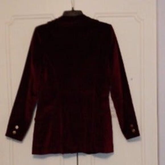 Rich Reddish Purple Velvet Coat from the 1970s  Unisex. - Picture 8 of 10